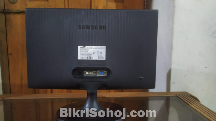 Samsung Monitor(Is19c300 Monitor,18.5 inch widescreen)